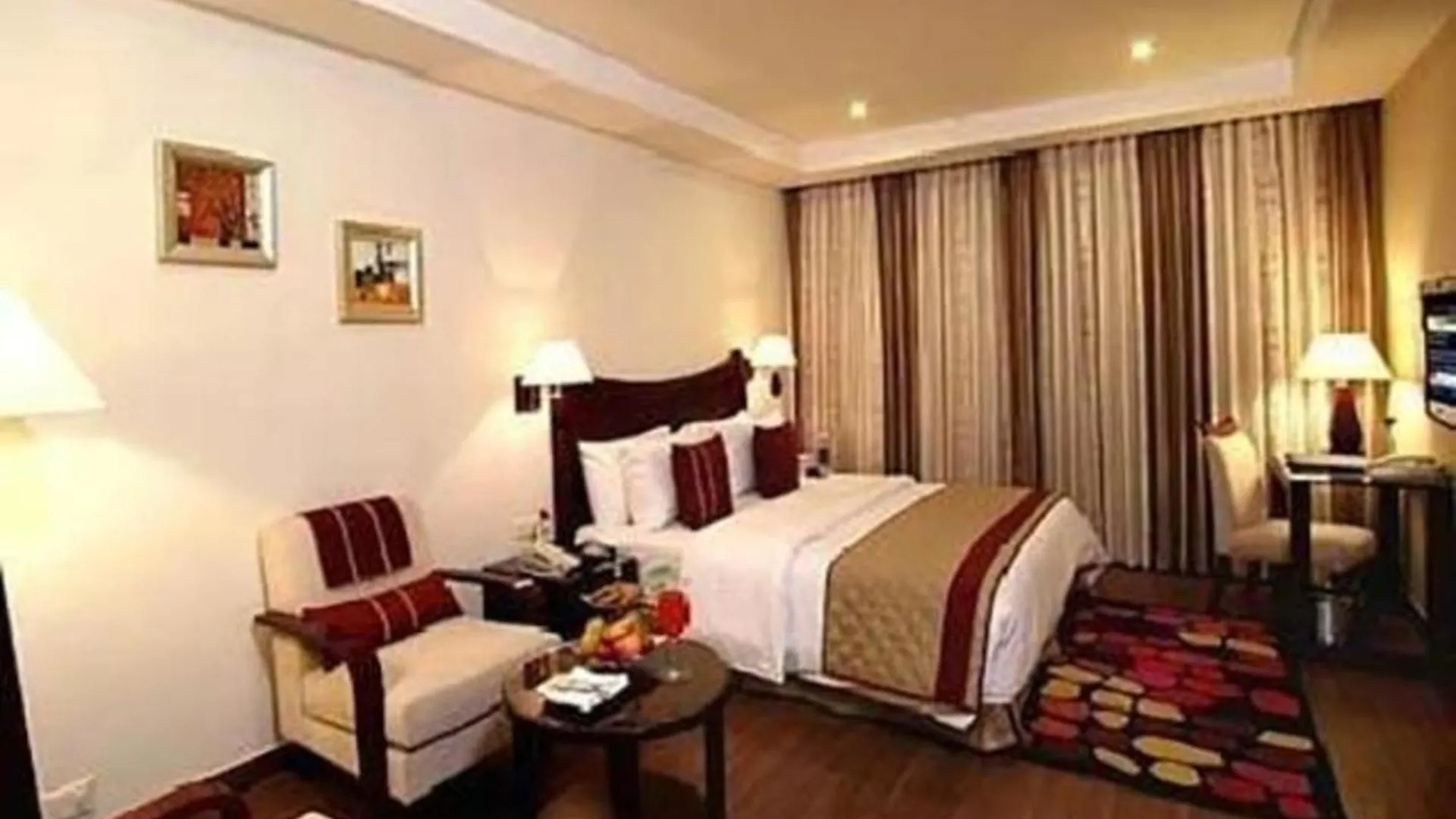 Hotel Fabhotel Prime B City Mark Gurgaon